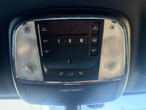 Used 2017 Jeep Grand Cherokee Overland AWD/4WD image 19
