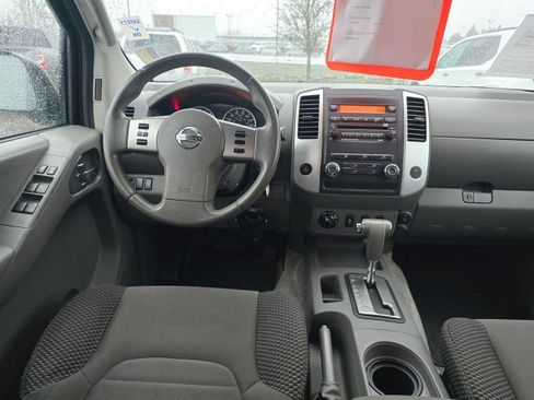 Used 2012 Nissan Frontier SV image 20