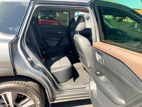 Used 2023 Nissan Rogue Platinum image 17