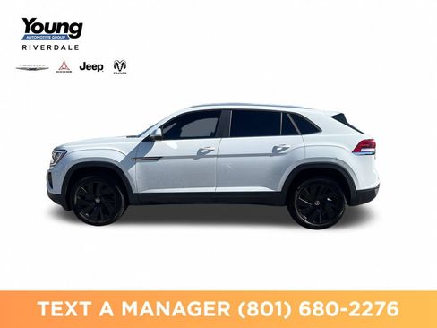 Used 2024 Volkswagen Atlas Cross Sport SE AWD/4WD image 2