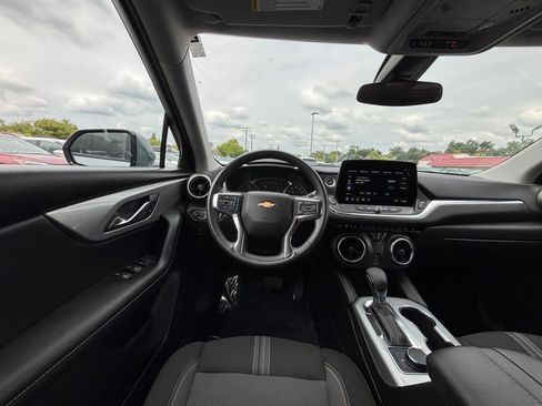 Used 2025 Chevrolet Blazer LT FWD image 35