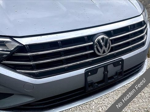 Used 2019 Volkswagen Jetta SE w/ Cold Weather Package FWD image 21