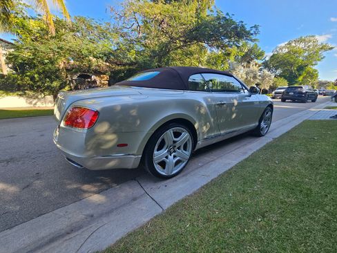 Used 2014 Bentley Continental GT image 40