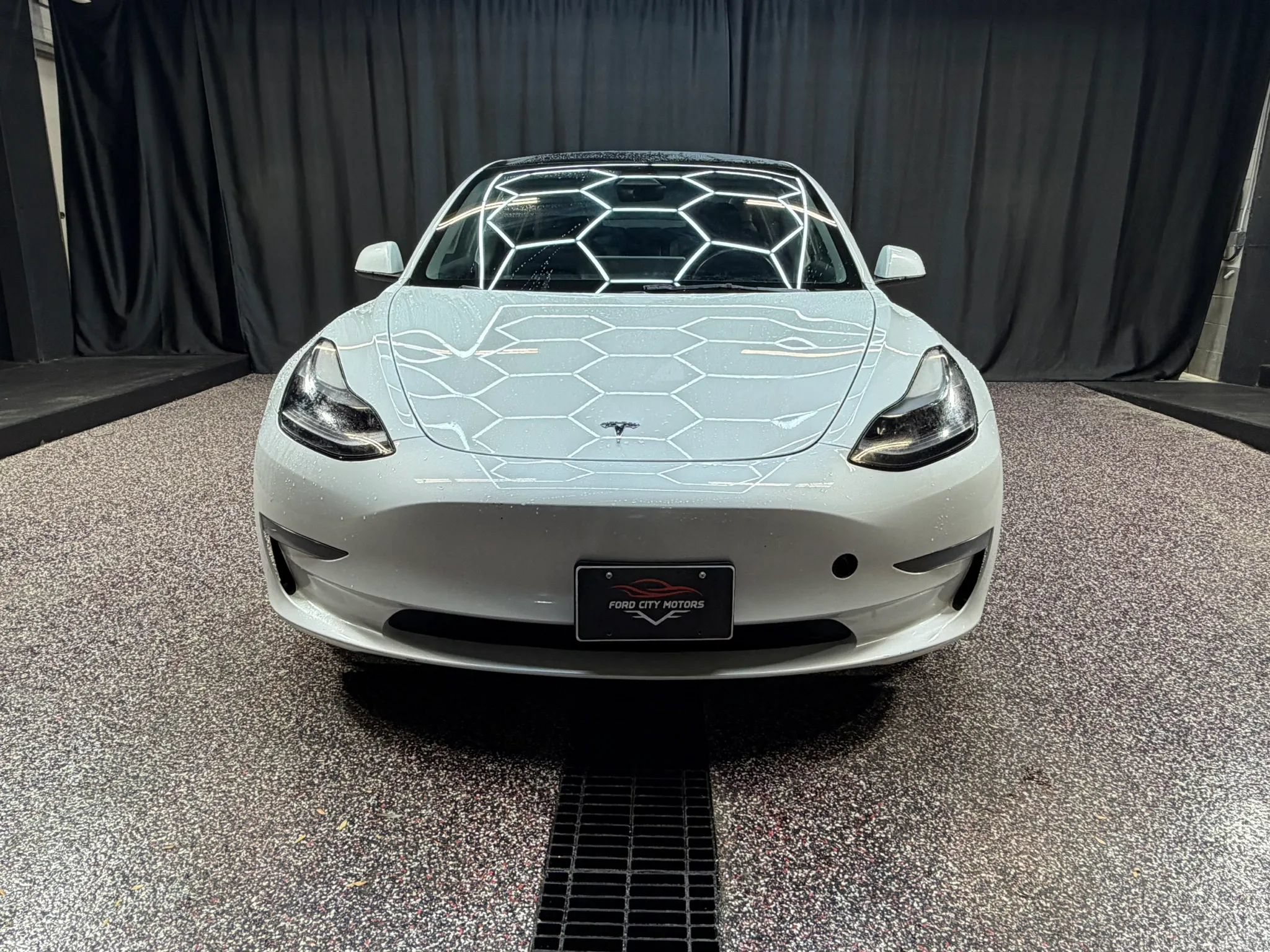 Used 2023 Tesla Model 3 Standard Range RWD image 2