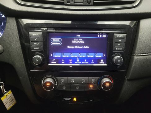 Used 2020 Nissan Rogue S FWD image 25
