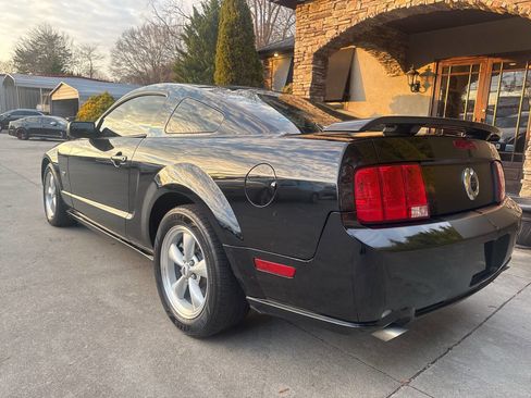 Used 2007 Ford Mustang GT image 3
