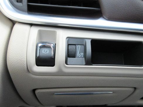 Used 2014 Cadillac XTS image 34