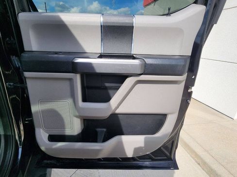 Used 2017 Ford F150 XLT AWD/4WD image 21
