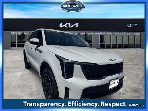 Certified 2024 Kia Sorento S AWD/4WD image 1