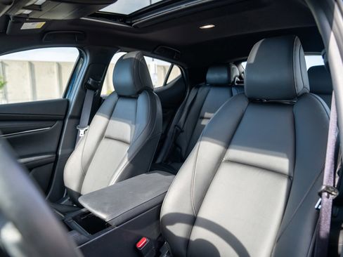 Used 2023 MAZDA MAZDA3 s FWD image 5