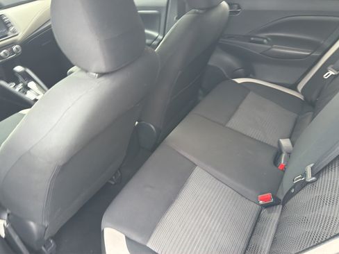 Used 2020 Nissan Versa SV FWD image 33