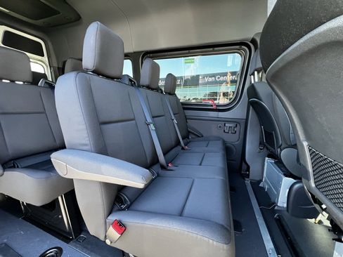 Used 2024 Mercedes-Benz Sprinter 2500 image 36
