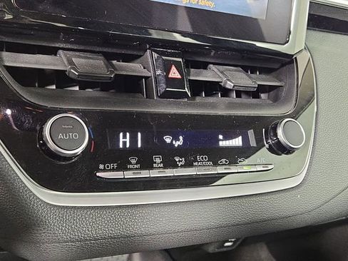Used 2023 Toyota Corolla LE image 19