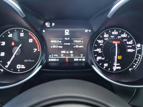 Used 2020 Alfa Romeo Giulia w/ Nero Edizione image 22