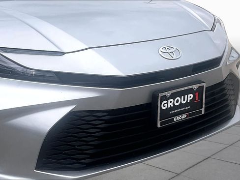 Used 2025 Toyota Camry LE w/ Convenience Package FWD image 29