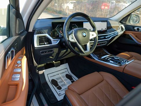 Used 2024 BMW X7 xDrive40i w/ Premium Package AWD/4WD image 16