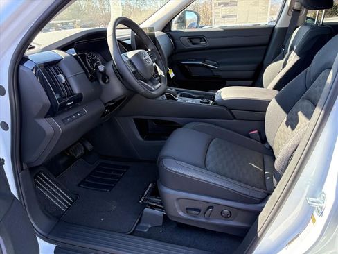 New 2026 Nissan Pathfinder SV image 16