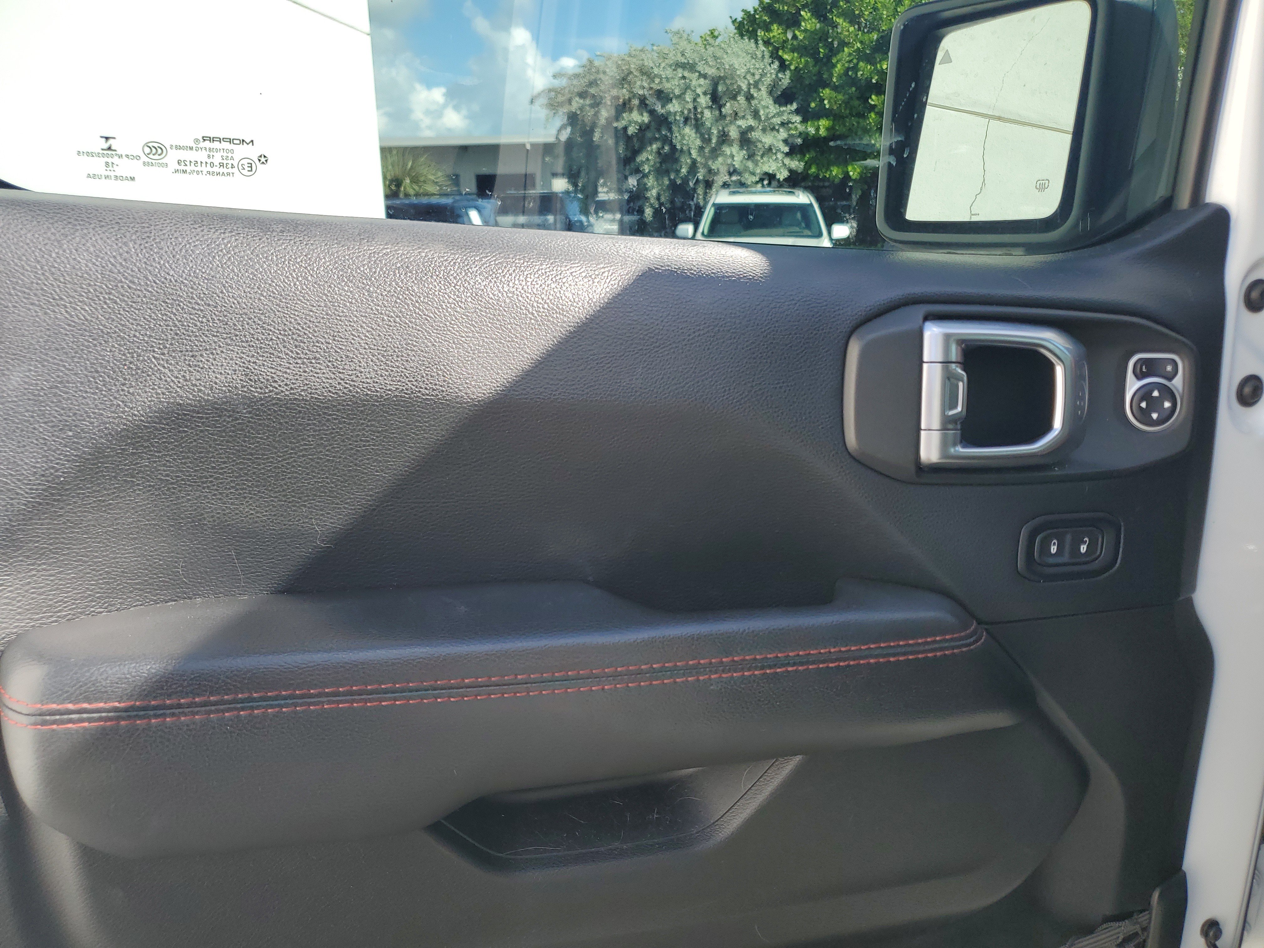 Used 2018 Jeep Wrangler Unlimited Rubicon w/ Dual Top Group AWD/4WD image 8