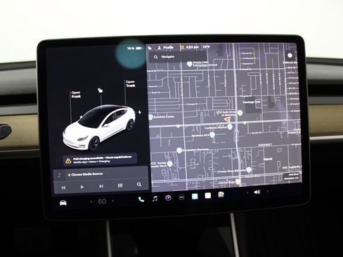 Used 2019 Tesla Model 3 Standard Range Plus image 12