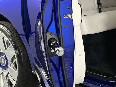 Certified 2025 Rolls-Royce Cullinan AWD/4WD image 30