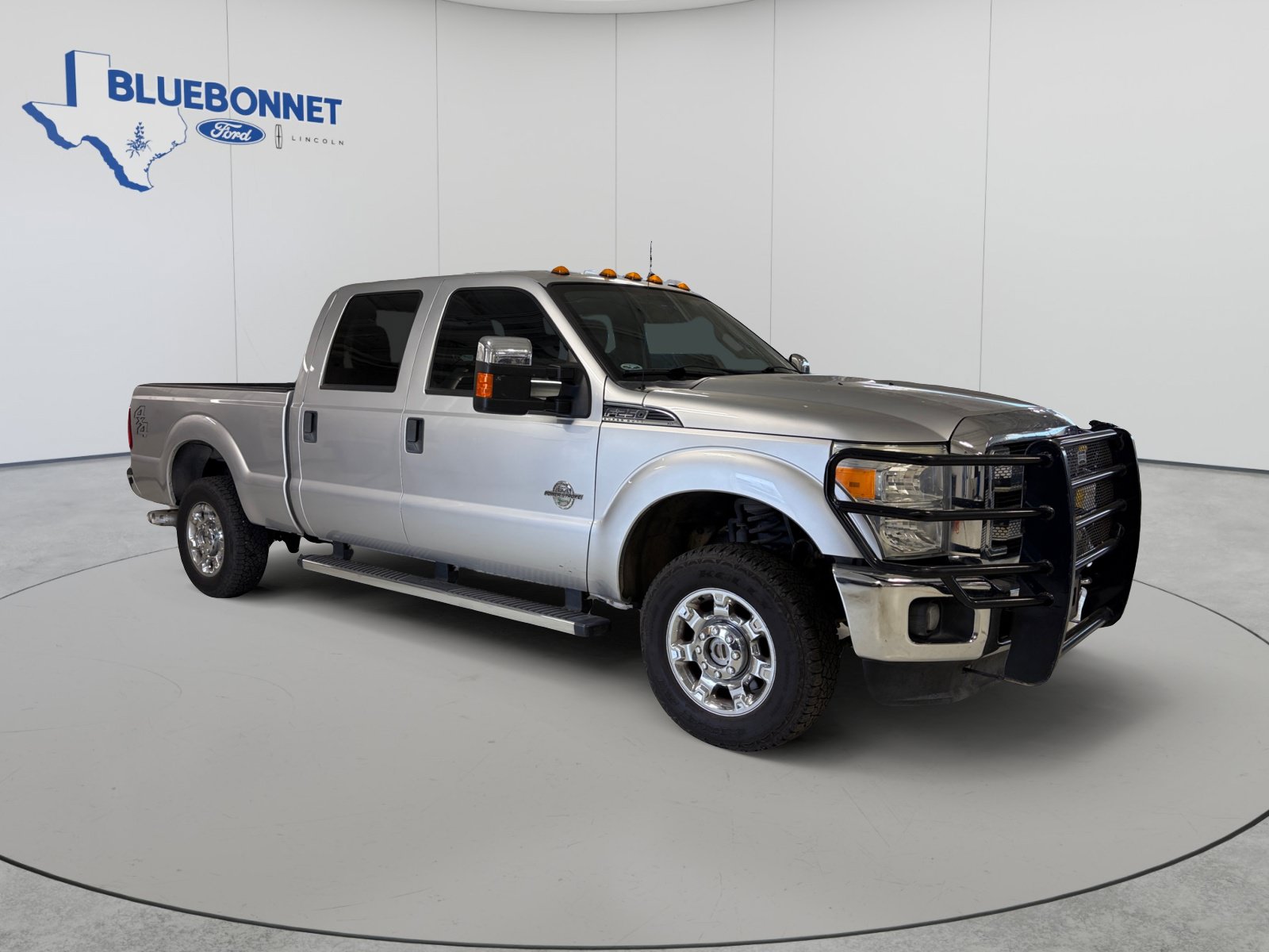 Used 2015 Ford F250 XLT w/ XLT Premium Package AWD/4WD image 3