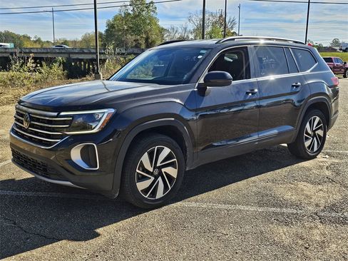 Used 2025 Volkswagen Atlas SE image 7