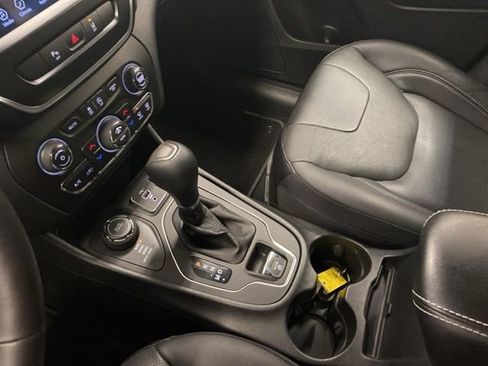 Used 2021 Jeep Cherokee Latitude Lux 80th Anniv w/ Quick Order Package 26U 80TH image 16