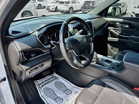 Used 2023 Chevrolet Traverse RS AWD/4WD image 9