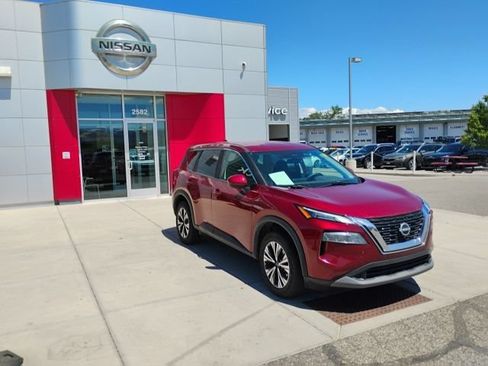 Used 2023 Nissan Rogue SV AWD/4WD image 3