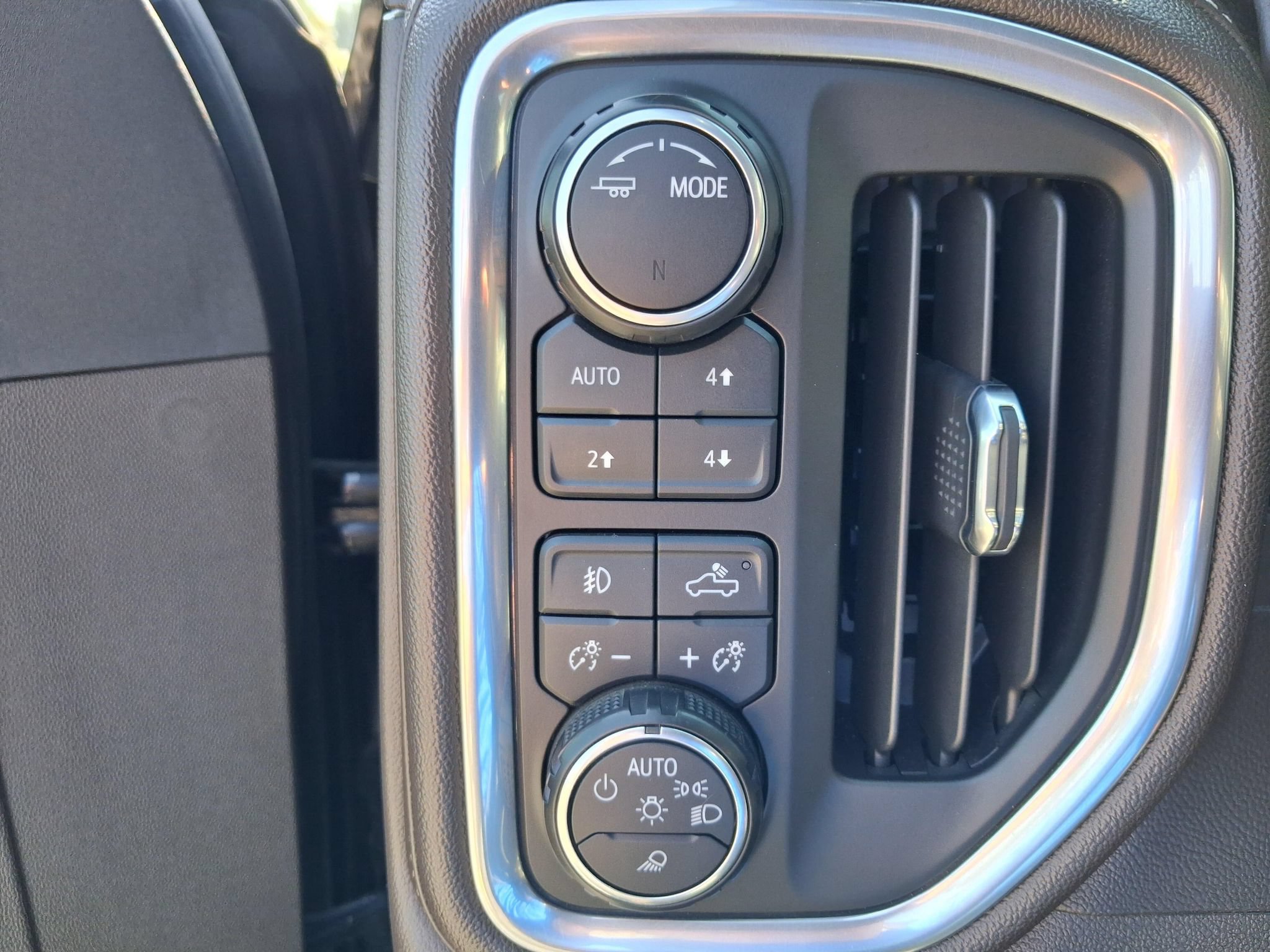 Used 2020 Chevrolet Silverado 3500 LTZ w/ LTZ Convenience Package AWD/4WD image 18
