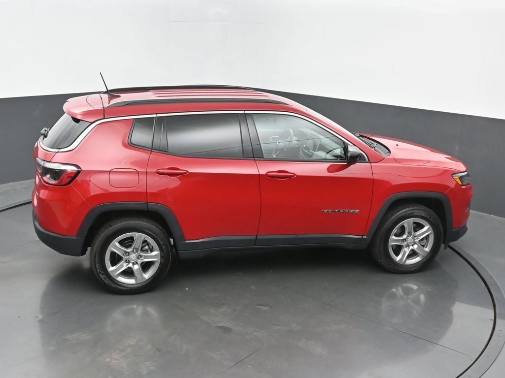 Used 2024 Jeep Compass Latitude AWD/4WD image 46