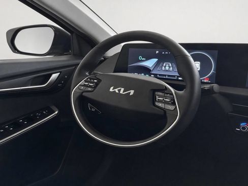 Certified 2024 Kia EV6 Light AWD/4WD image 35