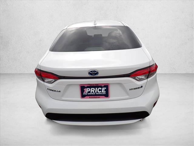 Used 2022 Toyota Corolla LE FWD image 3