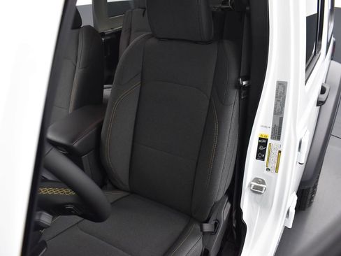 Used 2024 Jeep Wrangler Sport S image 11