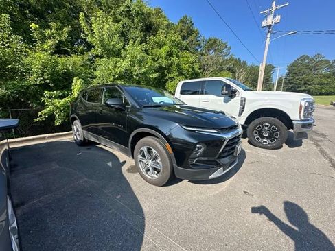 Used 2025 Chevrolet Blazer LT AWD/4WD image 1