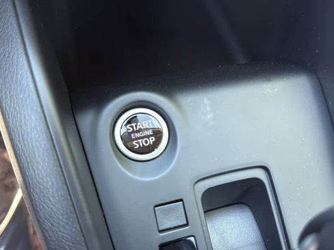 New 2025 Nissan Kicks Play S image 19