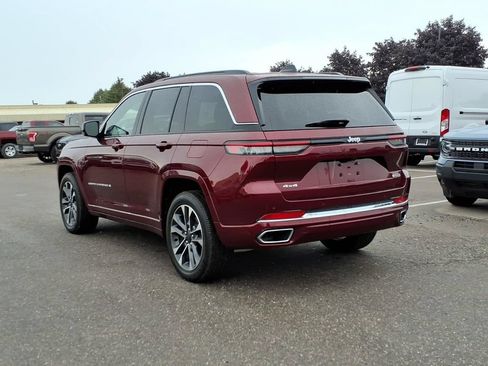 Used 2025 Jeep Grand Cherokee Overland w/ Trailer Tow Package AWD/4WD image 3
