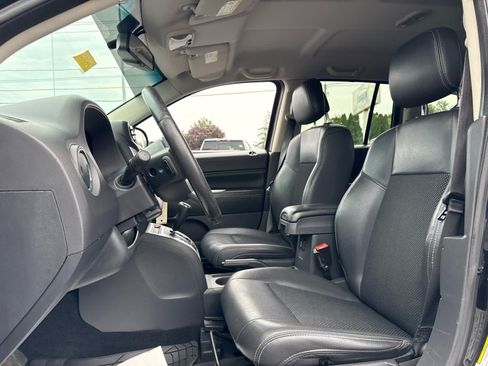 Used 2015 Jeep Compass Latitude AWD/4WD image 11