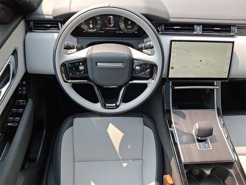 New 2026 Land Rover Range Rover Velar Dynamic SE image 8