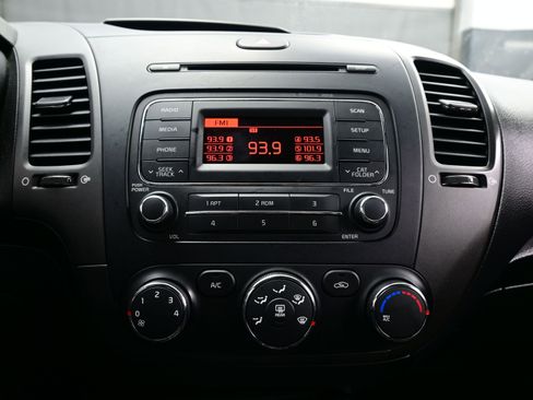 Used 2014 Kia Forte LX image 17