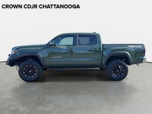 Used 2021 Toyota Tacoma TRD Off-Road AWD/4WD image 7