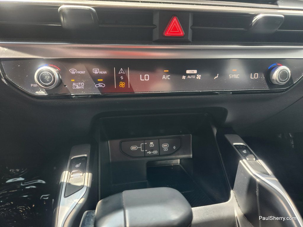Used 2024 Kia Sorento S AWD/4WD image 33