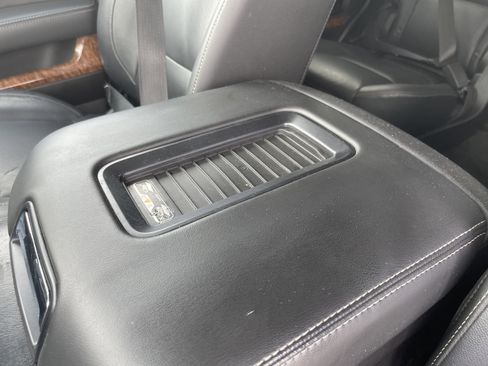 Used 2018 Chevrolet Tahoe Premier RWD image 28