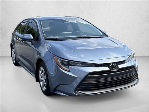 Certified 2025 Toyota Corolla LE FWD image 3