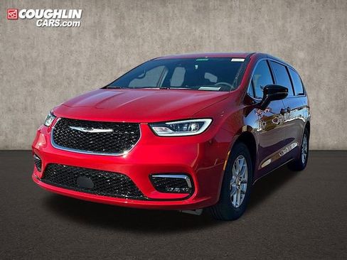 New 2026 Chrysler Pacifica Select image 4