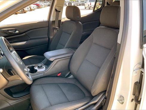 Certified 2023 GMC Acadia SLE FWD image 9