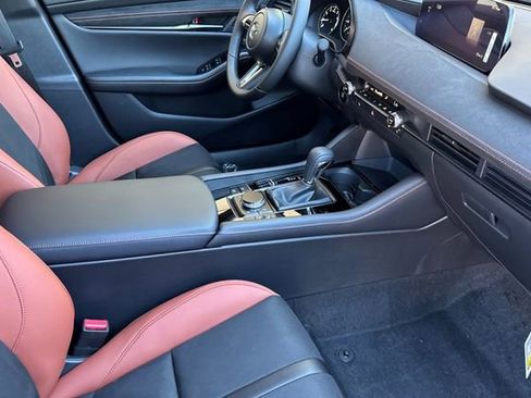 New 2025 MAZDA MAZDA3 Carbon image 17