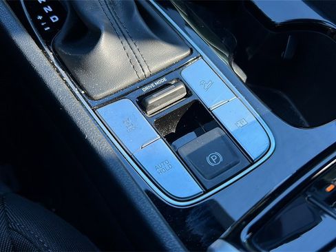 Used 2023 Hyundai Santa Cruz SEL Premium image 32