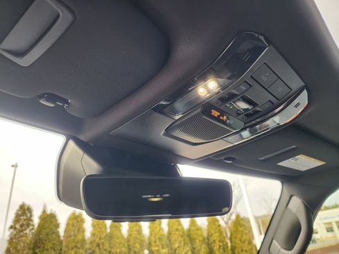 Used 2025 Lexus GX 550 w/ Cold Area Package image 36