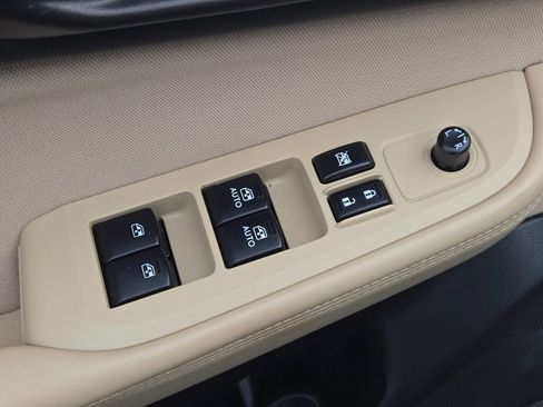 Used 2017 Subaru Outback 2.5i Premium image 19